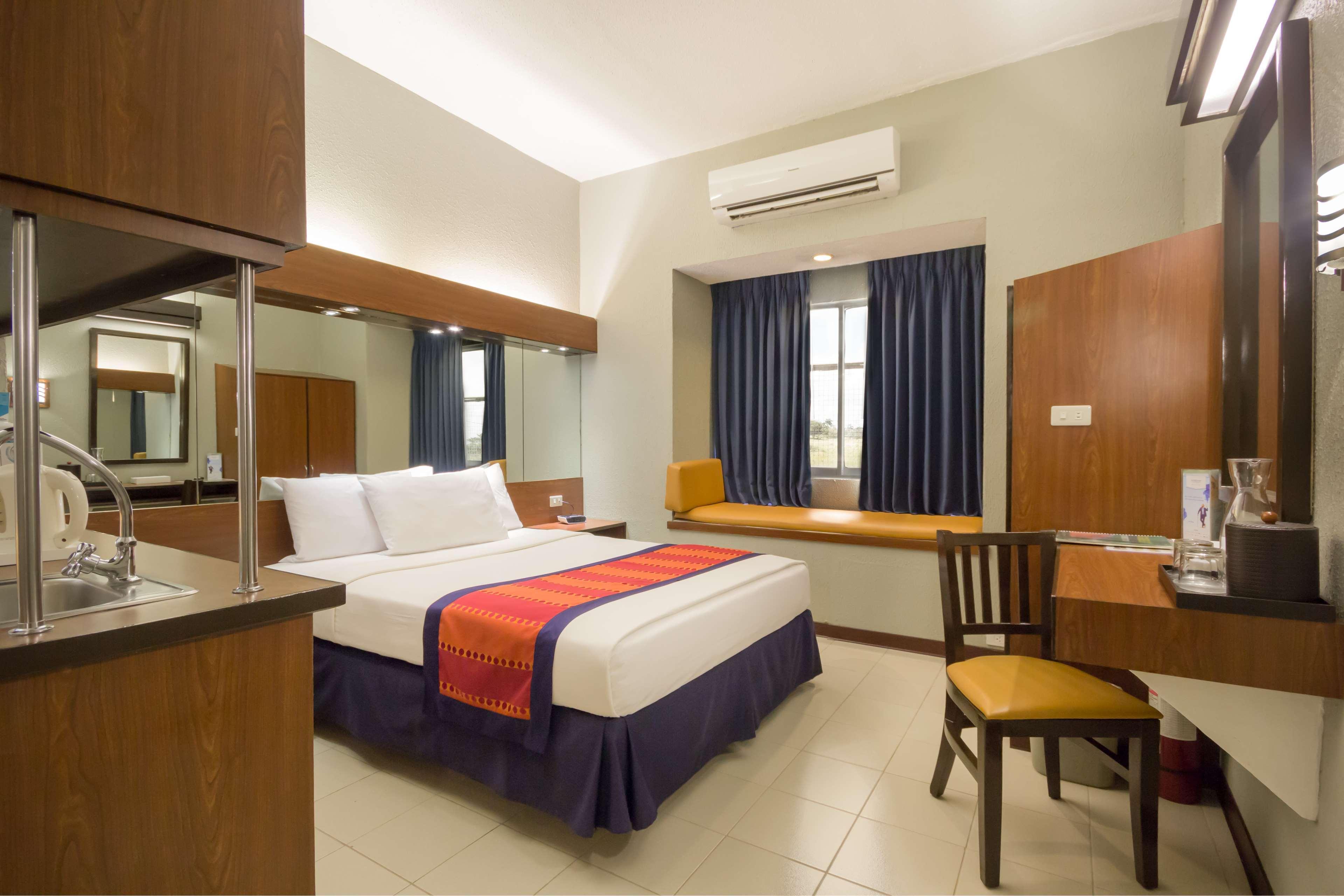 Microtel By Wyndham Eagle Ridge General Trias  Ngoại thất bức ảnh