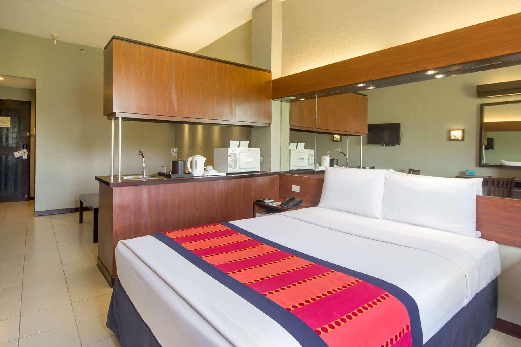 Microtel By Wyndham Eagle Ridge General Trias  Ngoại thất bức ảnh