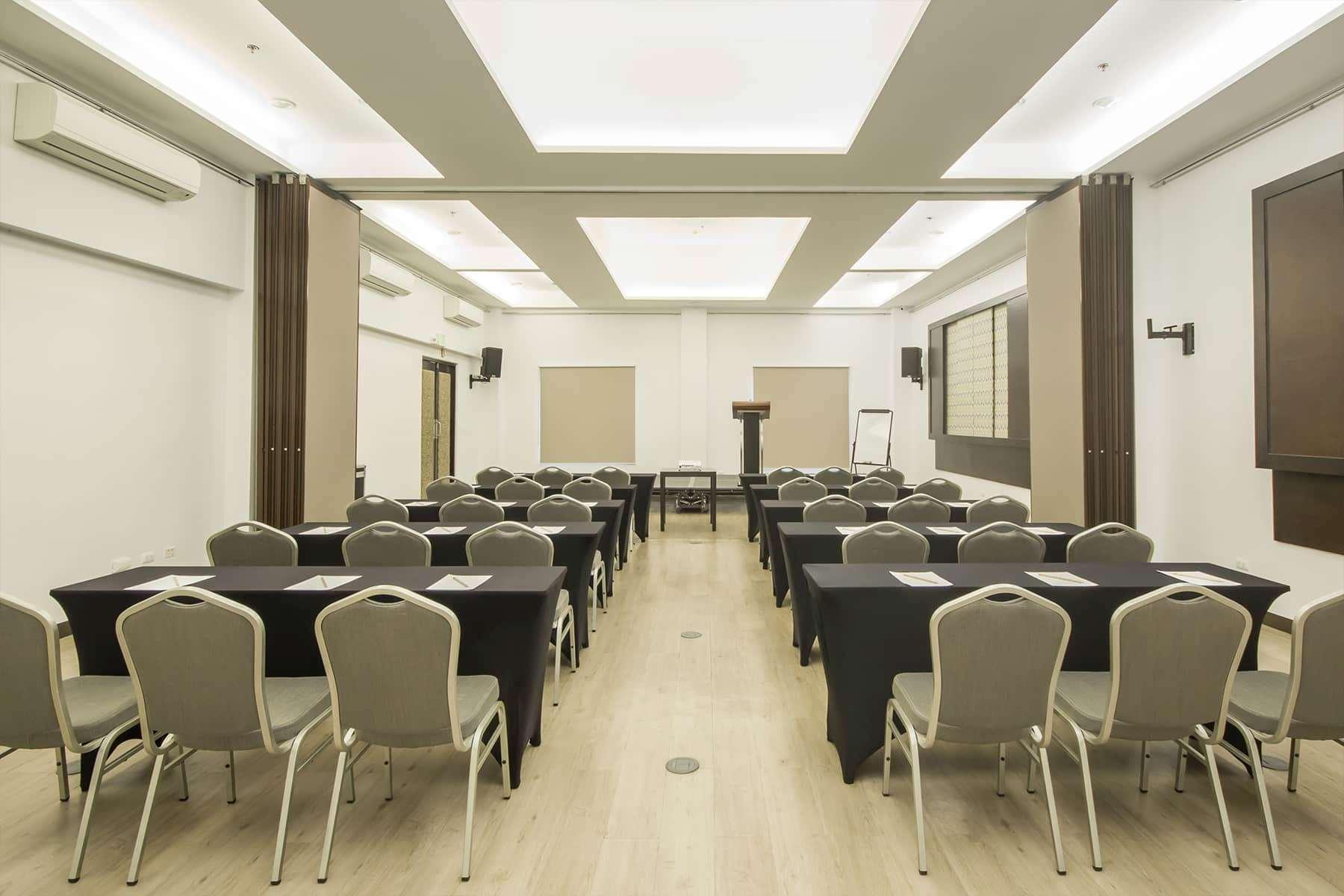 Microtel By Wyndham Eagle Ridge General Trias  Ngoại thất bức ảnh