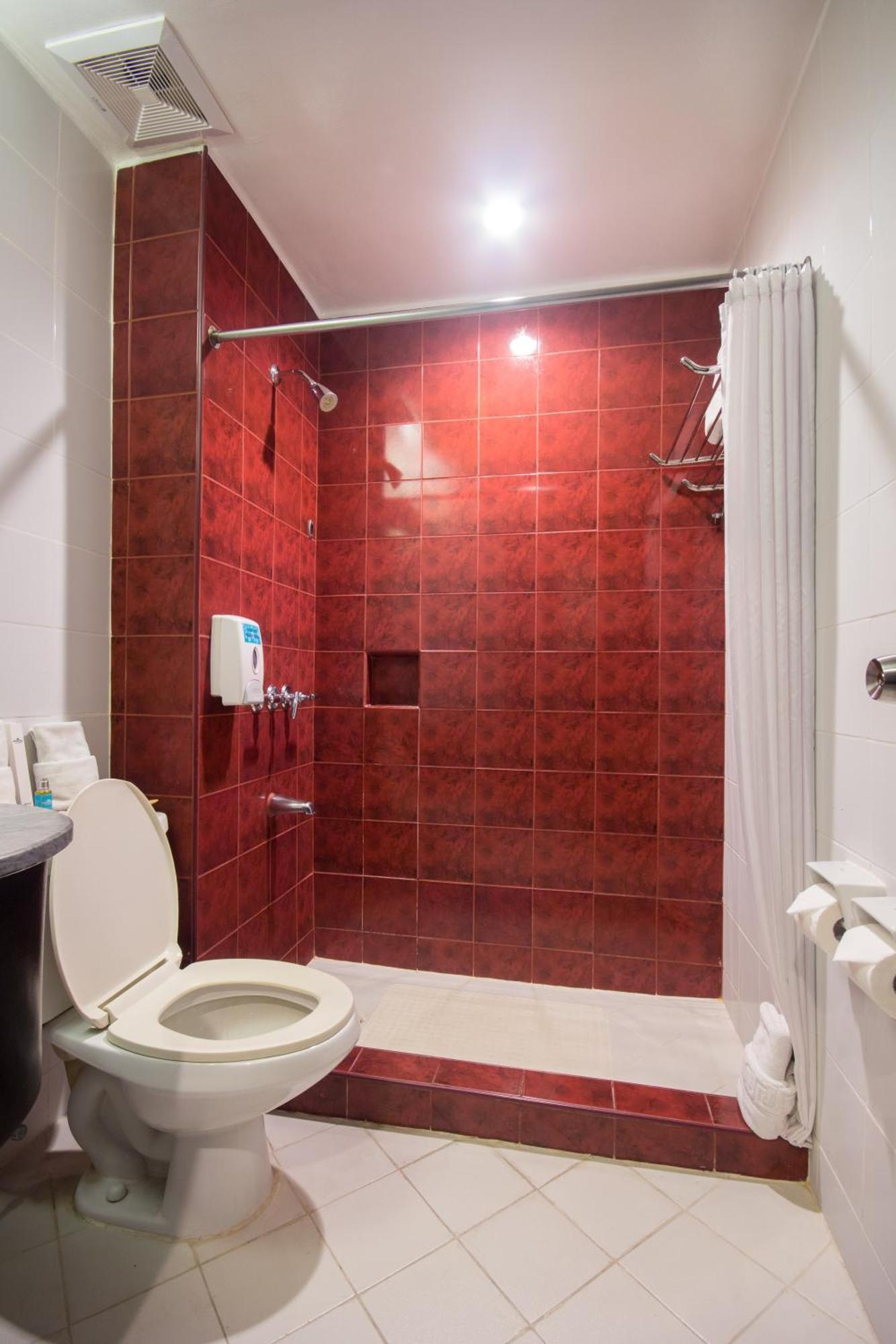 Microtel By Wyndham Eagle Ridge General Trias  Ngoại thất bức ảnh