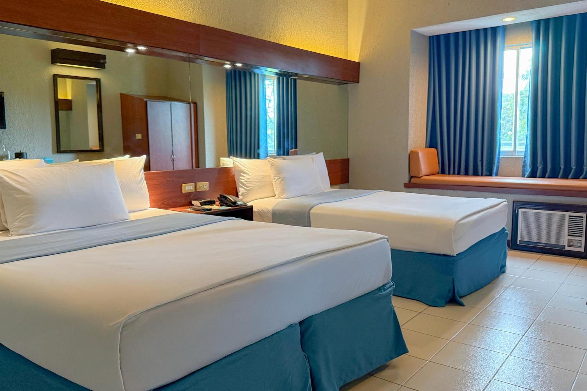 Microtel By Wyndham Eagle Ridge General Trias  Ngoại thất bức ảnh