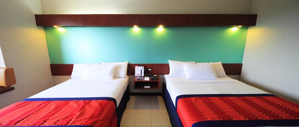 Microtel By Wyndham Eagle Ridge General Trias  Ngoại thất bức ảnh