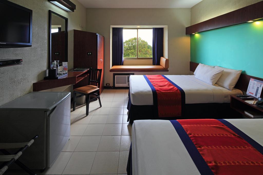 Microtel By Wyndham Eagle Ridge General Trias  Ngoại thất bức ảnh