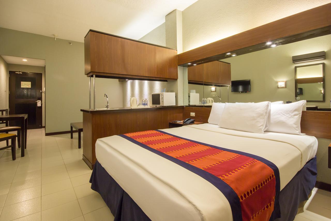 Microtel By Wyndham Eagle Ridge General Trias  Ngoại thất bức ảnh